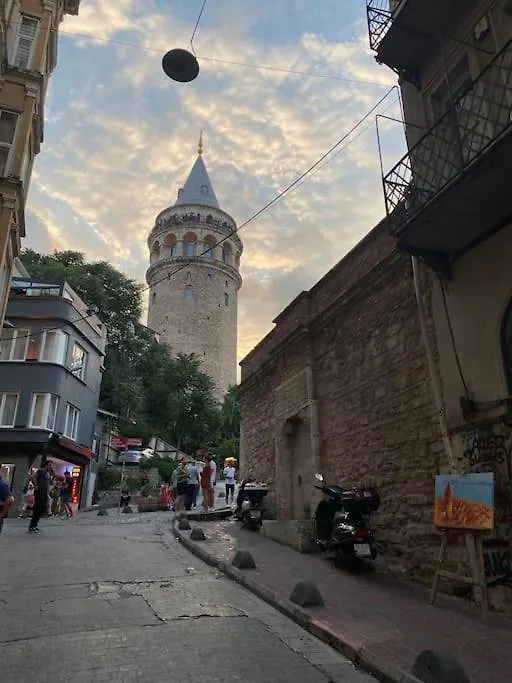 Charming Historical Apartment In Galata Istanboel 0*,  Turkije
