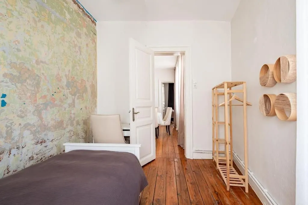 Charming Historical Apartment In Galata Istanboel