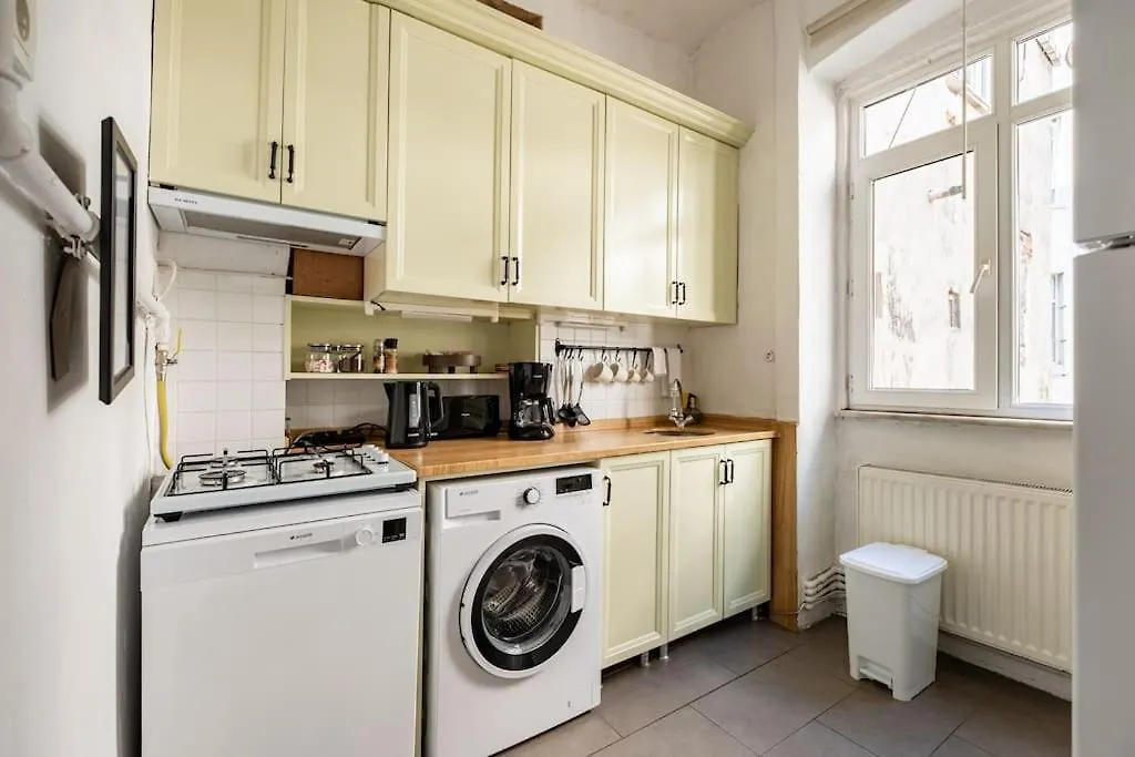 Charming Historical Apartment In Galata Istanboel 0*,