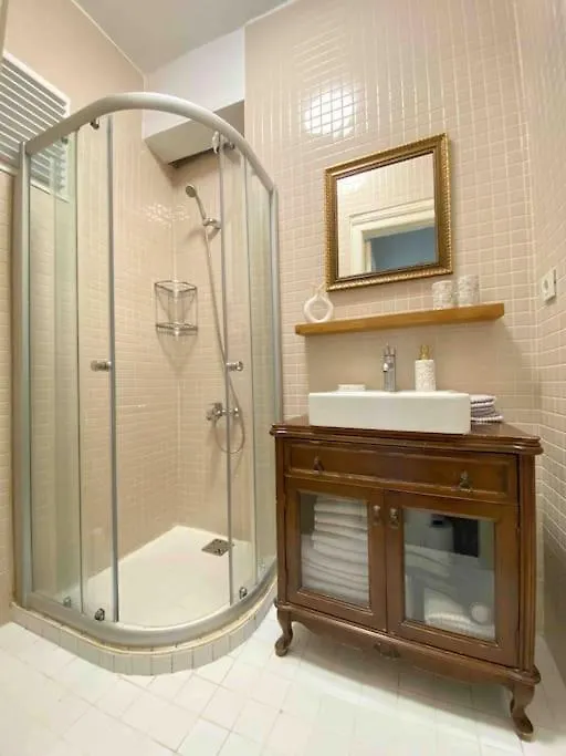 Charming Historical Apartment In Galata Istanboel