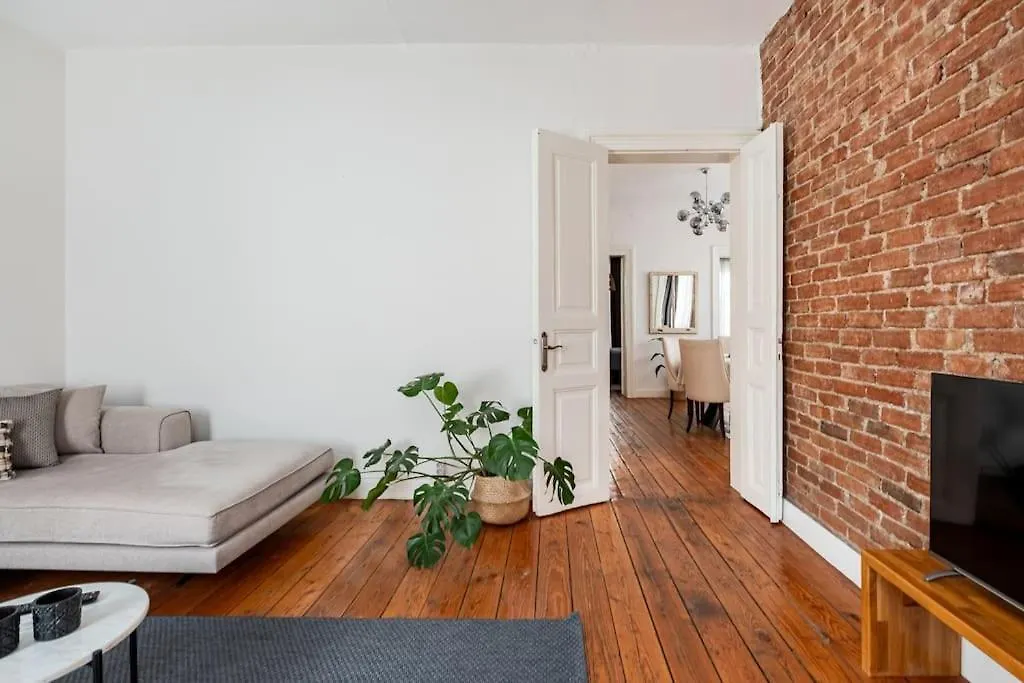 Charming Historical Apartment In Galata Istanboel